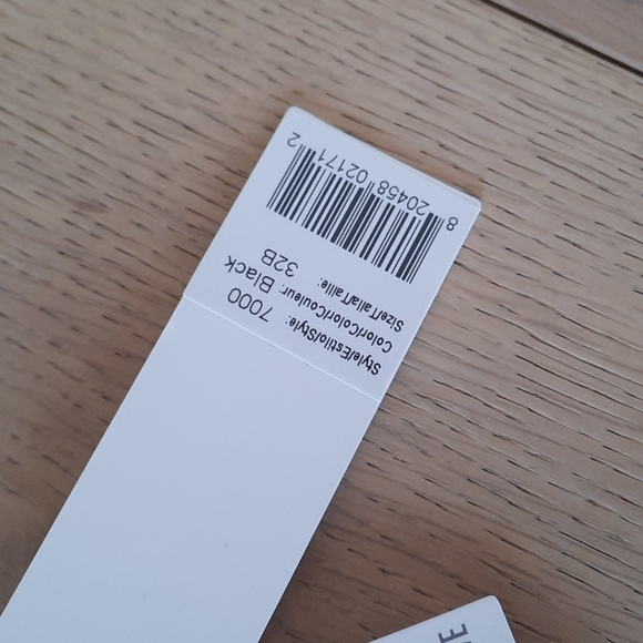 DOMINIQUE Seamless Black Bra 32B With Lace Details - Picture 3 of 6